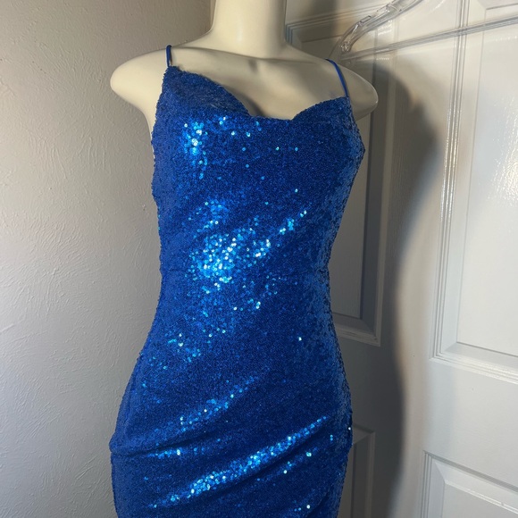 Elegant Blue Sequin Strapless Dress - Picture 1 of 3